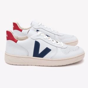 Veja V-10 Sneakers (Size 5)